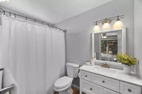 Bath - 2715 Lyon Cir, Concord, CA 94518 photo 2 of 2