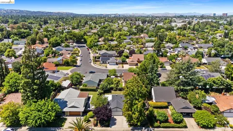 View/Area - 2715 Lyon Cir, Concord, CA 94518 photo 4 of 8