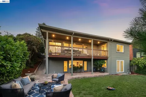 6957 Armour Dr, Oakland, CA 94611