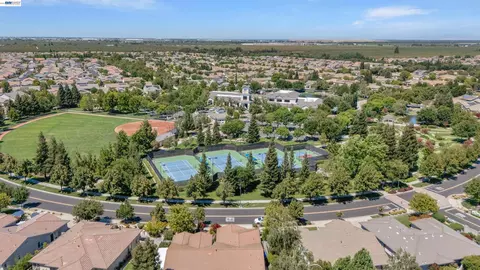 View/Area - 2472 Shadow Berry Dr, Manteca, CA 95336 photo 7 of 11