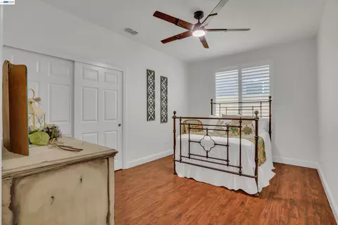Bedroom - 2472 Shadow Berry Dr, Manteca, CA 95336 photo 1 of 3