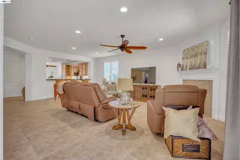 Other - 2472 Shadow Berry Dr, Manteca, CA 95336 photo 3 of 11