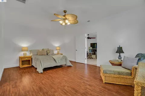 Bedroom - 2472 Shadow Berry Dr, Manteca, CA 95336 photo 2 of 3