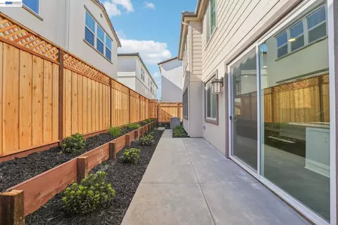 Exterior - 798 Abagail Pl, Walnut Creek, CA 94598 photo 3 of 7