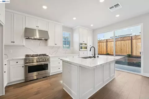 Kitchen - 798 Abagail Pl, Walnut Creek, CA 94598 photo 1 of 2