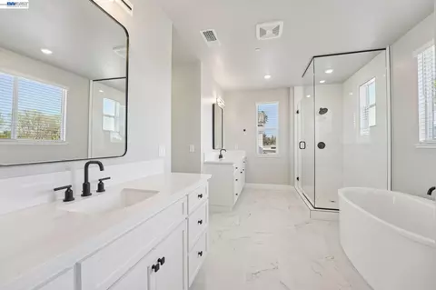 Bath - 798 Abagail Pl, Walnut Creek, CA 94598 photo 6 of 6