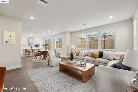 Living - 798 Abagail Pl, Walnut Creek, CA 94598 photo 1 of 5