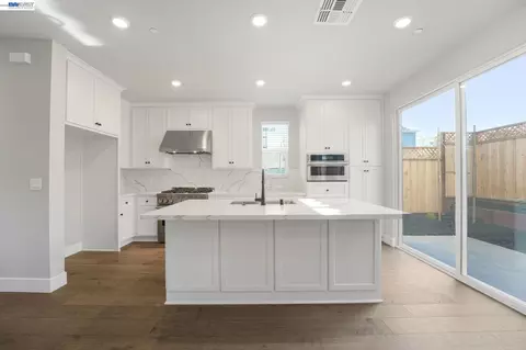 Kitchen - 798 Abagail Pl, Walnut Creek, CA 94598 photo 2 of 2