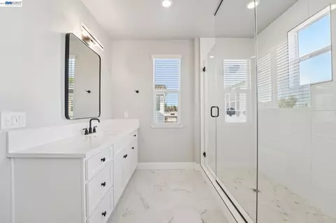 Bath - 798 Abagail Pl, Walnut Creek, CA 94598 photo 3 of 6