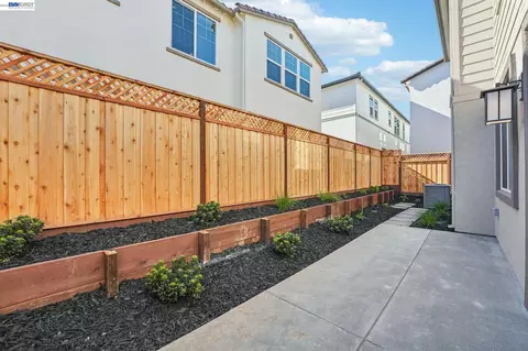 Exterior - 798 Abagail Pl, Walnut Creek, CA 94598 photo 6 of 7