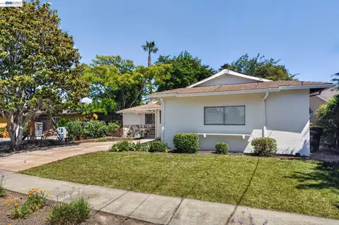 Exterior - 3436 Thunderbird Dr, Concord, CA 94520 photo 3 of 7
