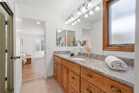 Bath - 7629 Elderwood Ct, Cupertino, CA 95014 photo 4 of 4