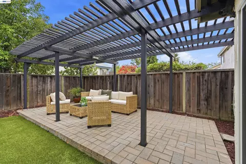 Exterior - 7629 Elderwood Ct, Cupertino, CA 95014 photo 7 of 16