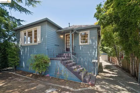 7526 Greenly Dr, Oakland, CA 94605