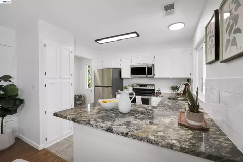 Kitchen - 94 Elder Dr #B, Pacheco, CA 94553 photo 1 of 3
