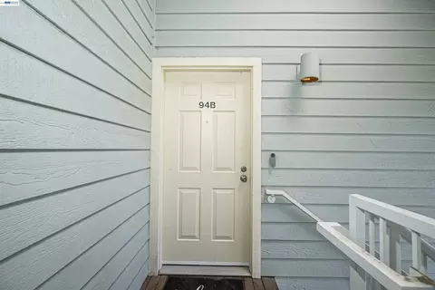 Entry Way - 94 Elder Dr #B, Pacheco, CA 94553 photo 3 of 3
