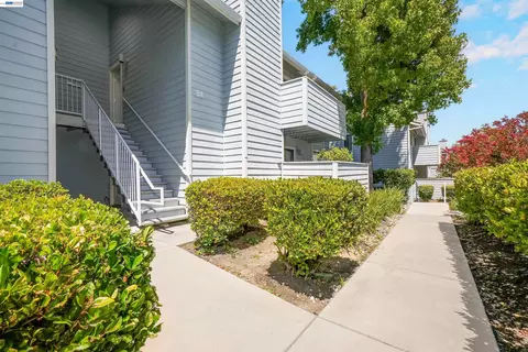 Exterior - 94 Elder Dr #B, Pacheco, CA 94553 photo 3 of 9