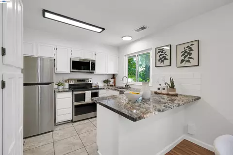 Kitchen - 94 Elder Dr #B, Pacheco, CA 94553 photo 2 of 3