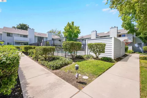 Exterior - 94 Elder Dr #B, Pacheco, CA 94553 photo 4 of 9