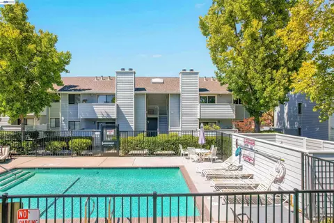 Exterior - 94 Elder Dr #B, Pacheco, CA 94553 photo 5 of 9