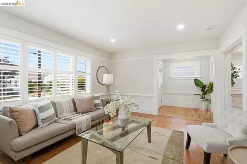 Living - 2840 Stanton St, Berkeley, CA 94702 photo 2 of 3