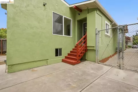 Exterior - 2840 Stanton St, Berkeley, CA 94702 photo 9 of 13