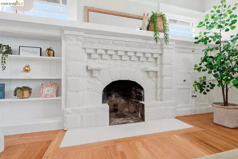 Living - 2840 Stanton St, Berkeley, CA 94702 photo 3 of 3