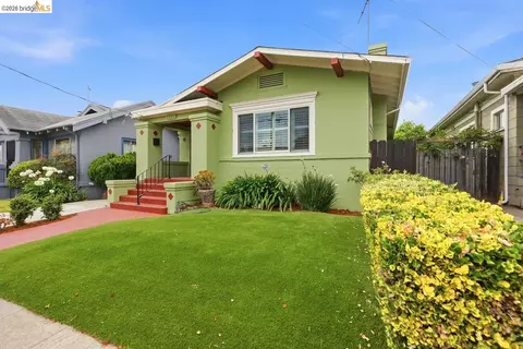 Exterior - 2840 Stanton St, Berkeley, CA 94702 photo 5 of 13