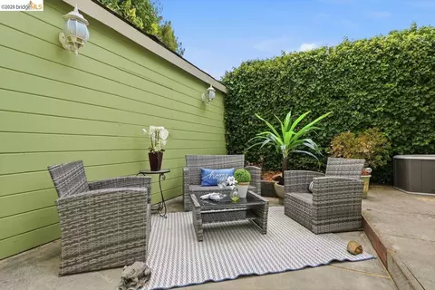 Exterior - 2840 Stanton St, Berkeley, CA 94702 photo 10 of 13