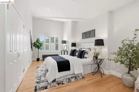 Bedroom - 2840 Stanton St, Berkeley, CA 94702 photo 3 of 4