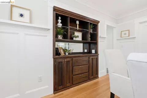 Dining - 2840 Stanton St, Berkeley, CA 94702 photo 4 of 5