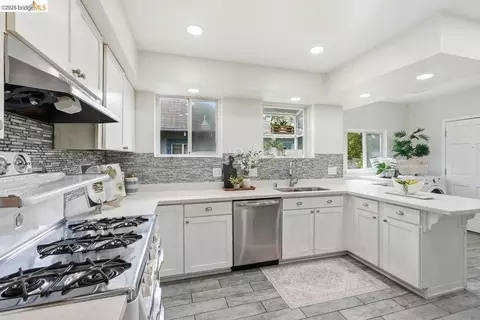 Kitchen - 2840 Stanton St, Berkeley, CA 94702 photo 1 of 4