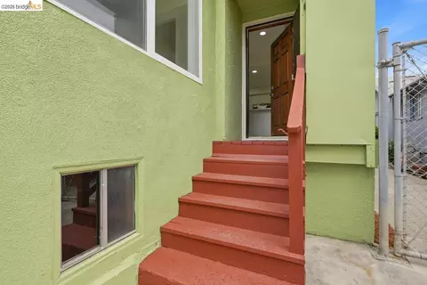 Exterior - 2840 Stanton St, Berkeley, CA 94702 photo 8 of 13