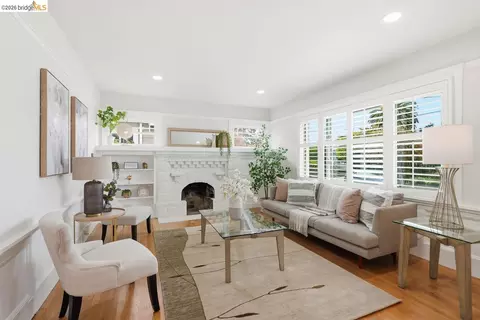 Living - 2840 Stanton St, Berkeley, CA 94702 photo 1 of 3
