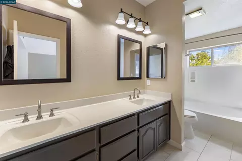 Bath - 612 Julpun Loop, Clayton, CA 94517 photo 1 of 5