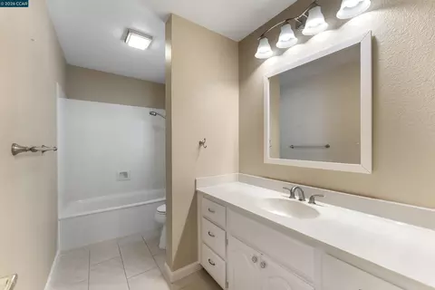 Bath - 612 Julpun Loop, Clayton, CA 94517 photo 3 of 5