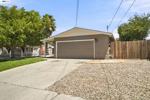 54 Lakeview Dr, Bay Point, CA 94565