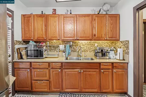 Kitchen - 1110 Laurel Ave, Pittsburg, CA 94565 photo 3 of 3