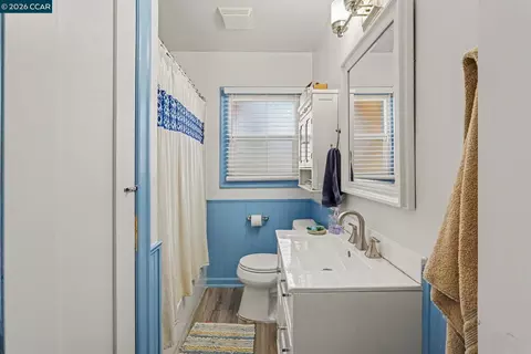 Bath - 1110 Laurel Ave, Pittsburg, CA 94565 photo 1 of 1