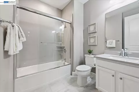 Bath - 2730 Mount Dana Dr, Dublin, CA 94568 photo 6 of 8