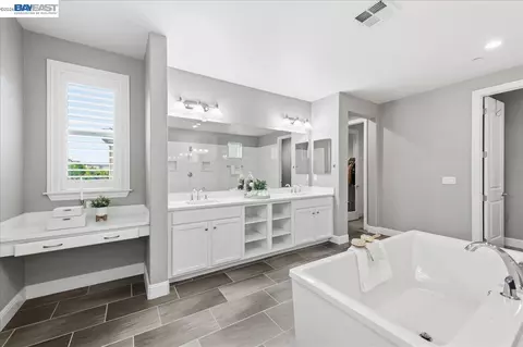 Bath - 2730 Mount Dana Dr, Dublin, CA 94568 photo 5 of 8