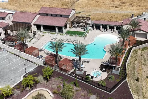 View/Area - 2730 Mount Dana Dr, Dublin, CA 94568 photo 2 of 4