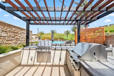 Kitchen - 2730 Mount Dana Dr, Dublin, CA 94568 photo 5 of 5