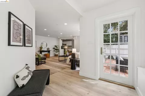 Entry Way - 1849 Arch St #A, Berkeley, CA 94709 photo 2 of 3