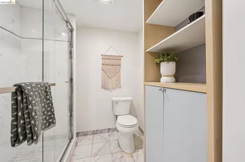 Bath - 1849 Arch St #A, Berkeley, CA 94709 photo 4 of 4