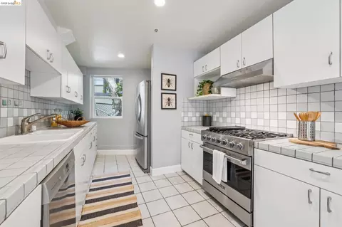 Kitchen - 1849 Arch St #A, Berkeley, CA 94709 photo 1 of 2