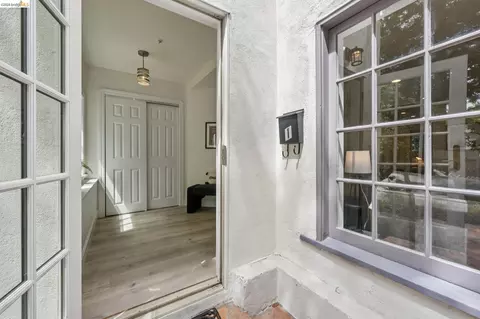 Entry Way - 1849 Arch St #A, Berkeley, CA 94709 photo 1 of 3