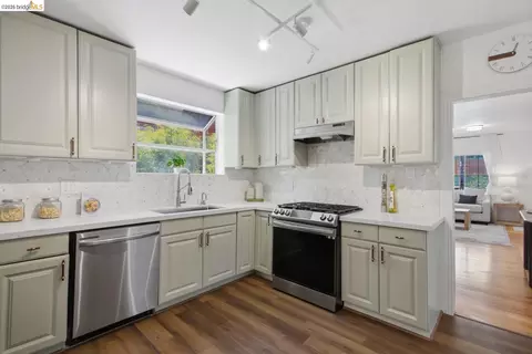 Kitchen - 2081 Bonar St, Berkeley, CA 94702 photo 2 of 3