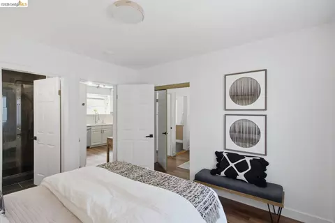 Bedroom - 2081 Bonar St, Berkeley, CA 94702 photo 3 of 7