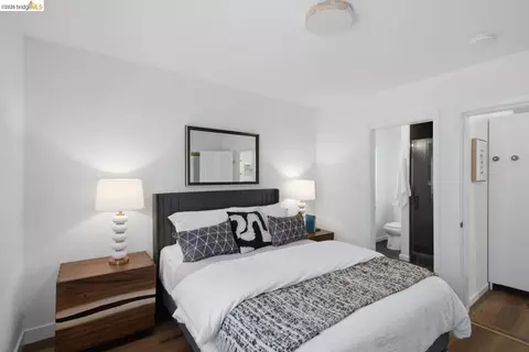 Bedroom - 2081 Bonar St, Berkeley, CA 94702 photo 2 of 7